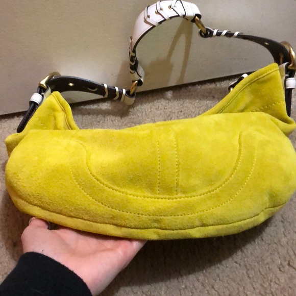 Like new unique coach soft leather purse. - Picture 5 of 8